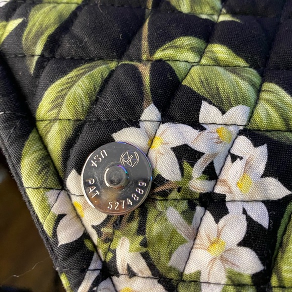 Vera Bradley Jasmine Saddle Crossbody Purse Retired Pattern Handbag Black White - Picture 9 of 10